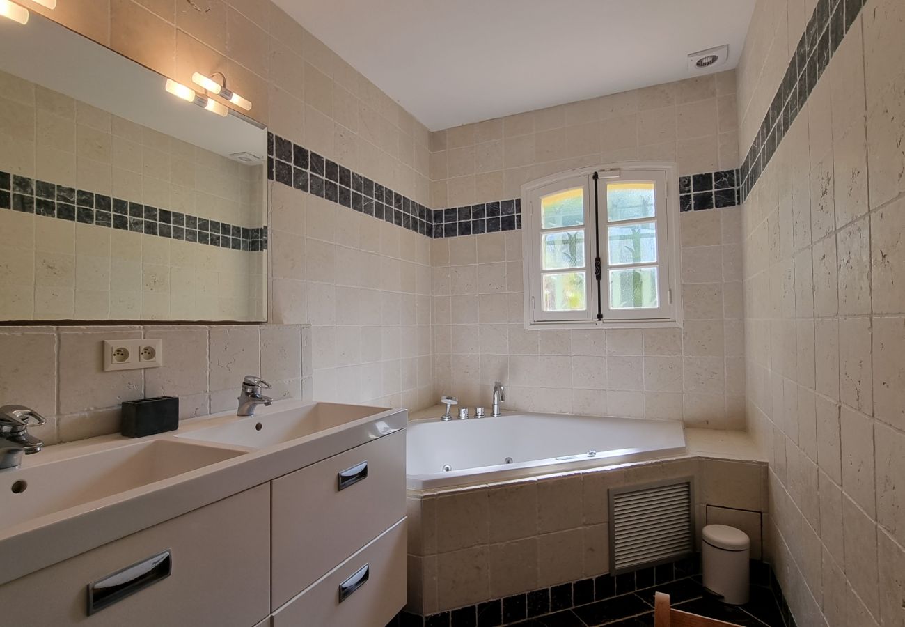 Villa in Sainte-Maxime - 83LINE- Line