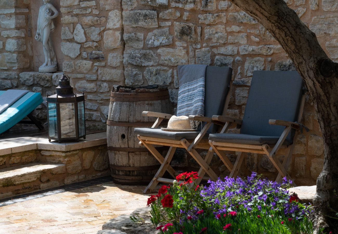Villa in Aix-en-Provence - 13MAGA