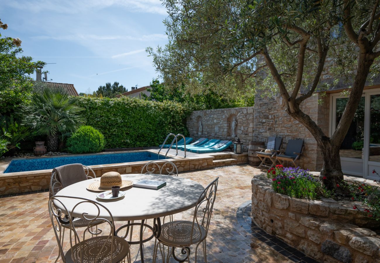 Villa in Aix-en-Provence - 13MAGA