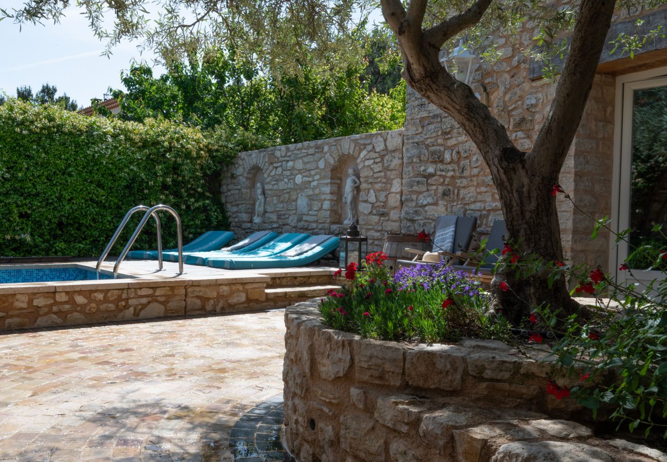 Villa in Aix-en-Provence - 13MAGA
