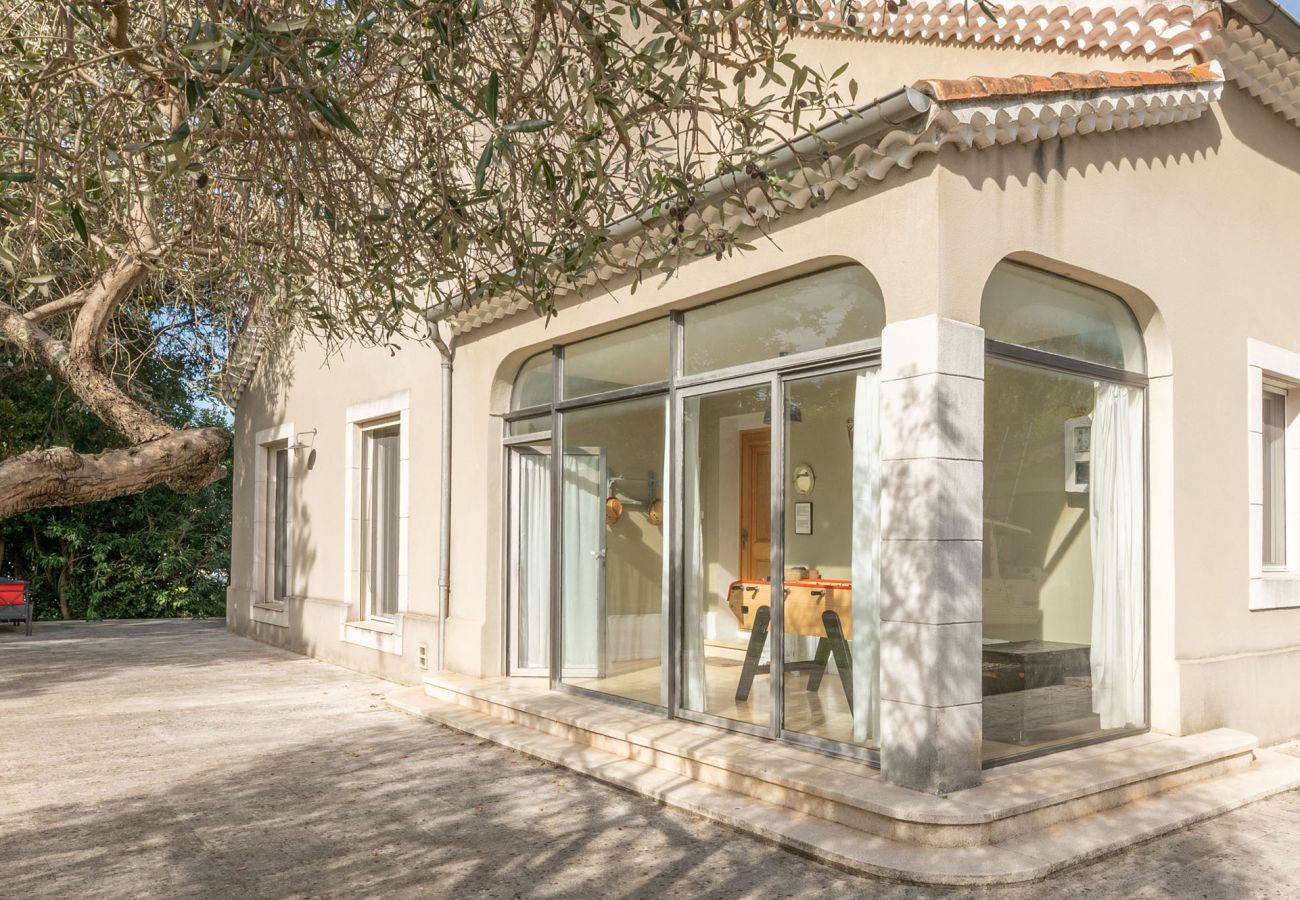 Villa in Saint-Etienne-du-Grès - La Bastide des Alpilles