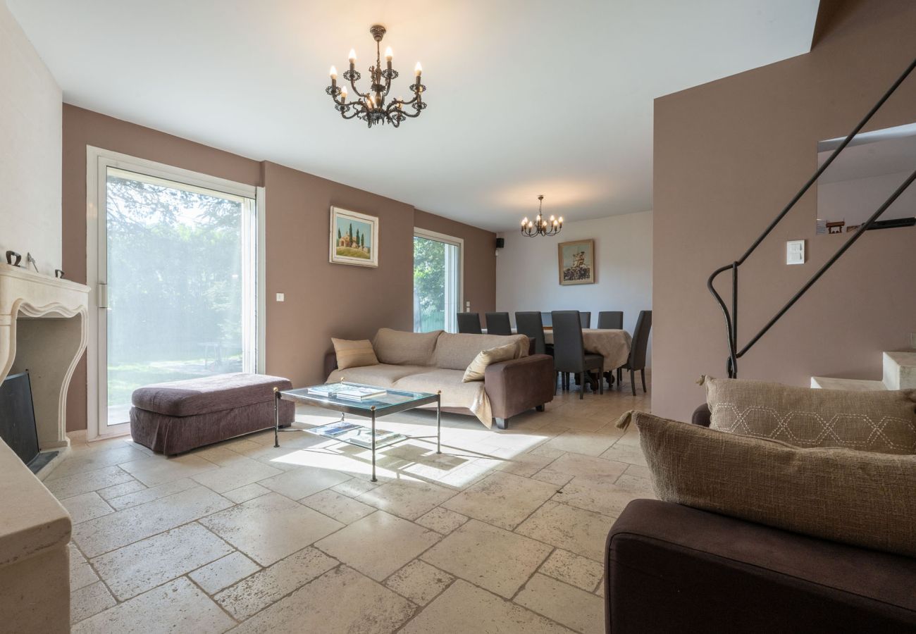 Villa in Saint-Etienne-du-Grès - La Bastide des Alpilles