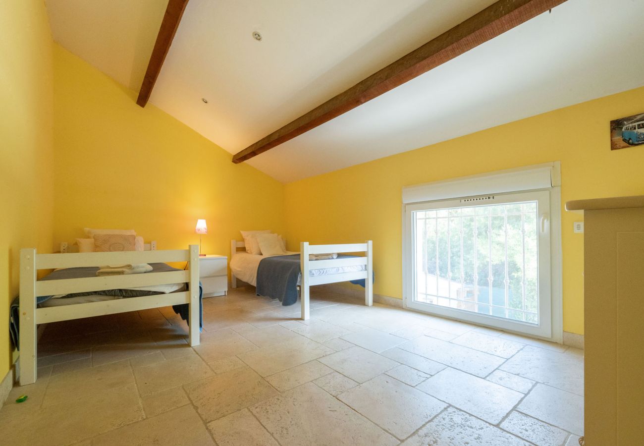 Villa in Saint-Etienne-du-Grès - La Bastide des Alpilles