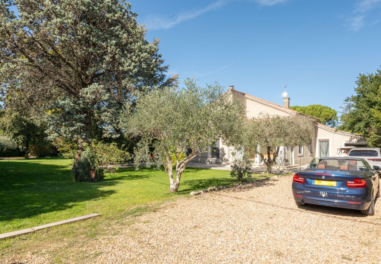 Villa in Saint-Etienne-du-Grès - La Bastide des Alpilles