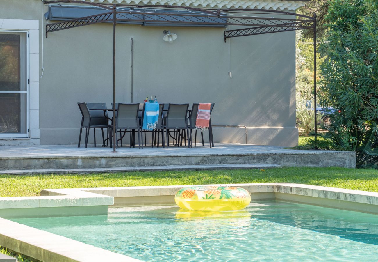 Villa in Saint-Etienne-du-Grès - La Bastide des Alpilles