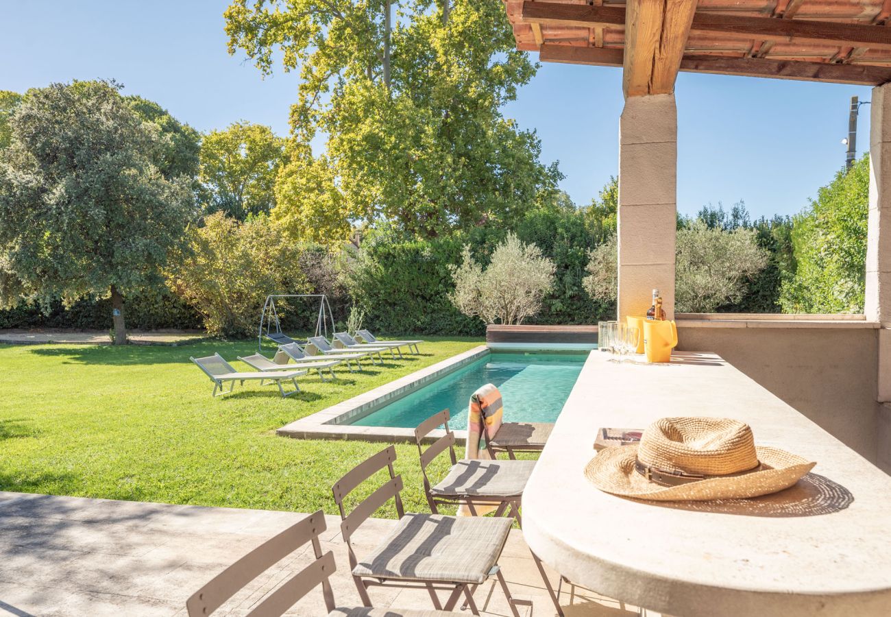 Villa in Saint-Etienne-du-Grès - La Bastide des Alpilles