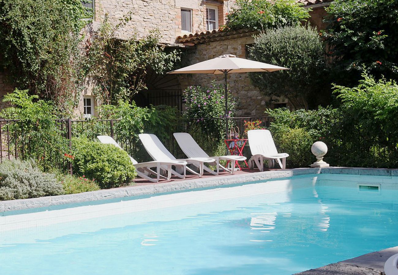 Villa in Saint-Césaire-de-Gauzignan - La Vigneronne
