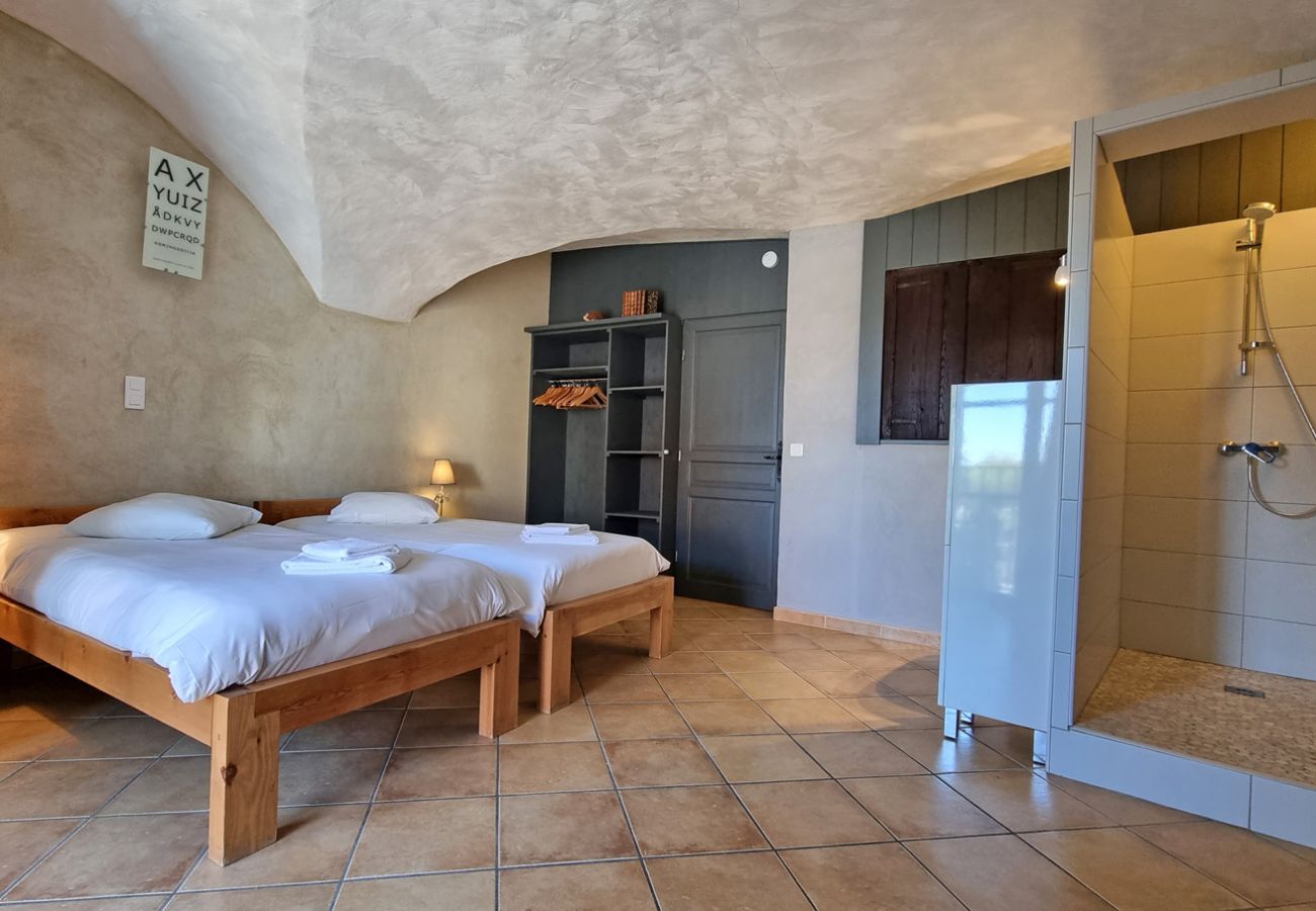 Villa in Saint-Césaire-de-Gauzignan - La Vigneronne