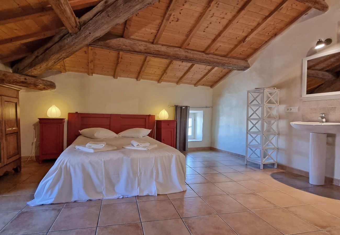 Villa in Saint-Césaire-de-Gauzignan - La Vigneronne