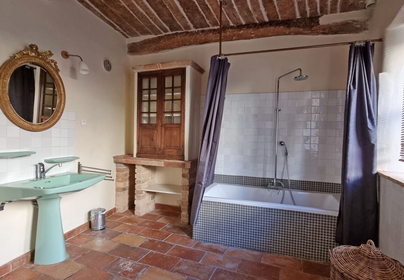 Villa in Saint-Césaire-de-Gauzignan - La Vigneronne