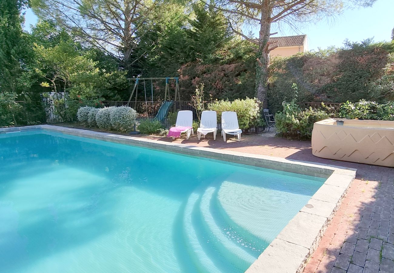 Villa in Saint-Césaire-de-Gauzignan - La Vigneronne