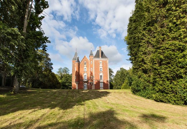 Villa in Vescours - Château de Montsymond Villa in Vescours - Château de Montsymond