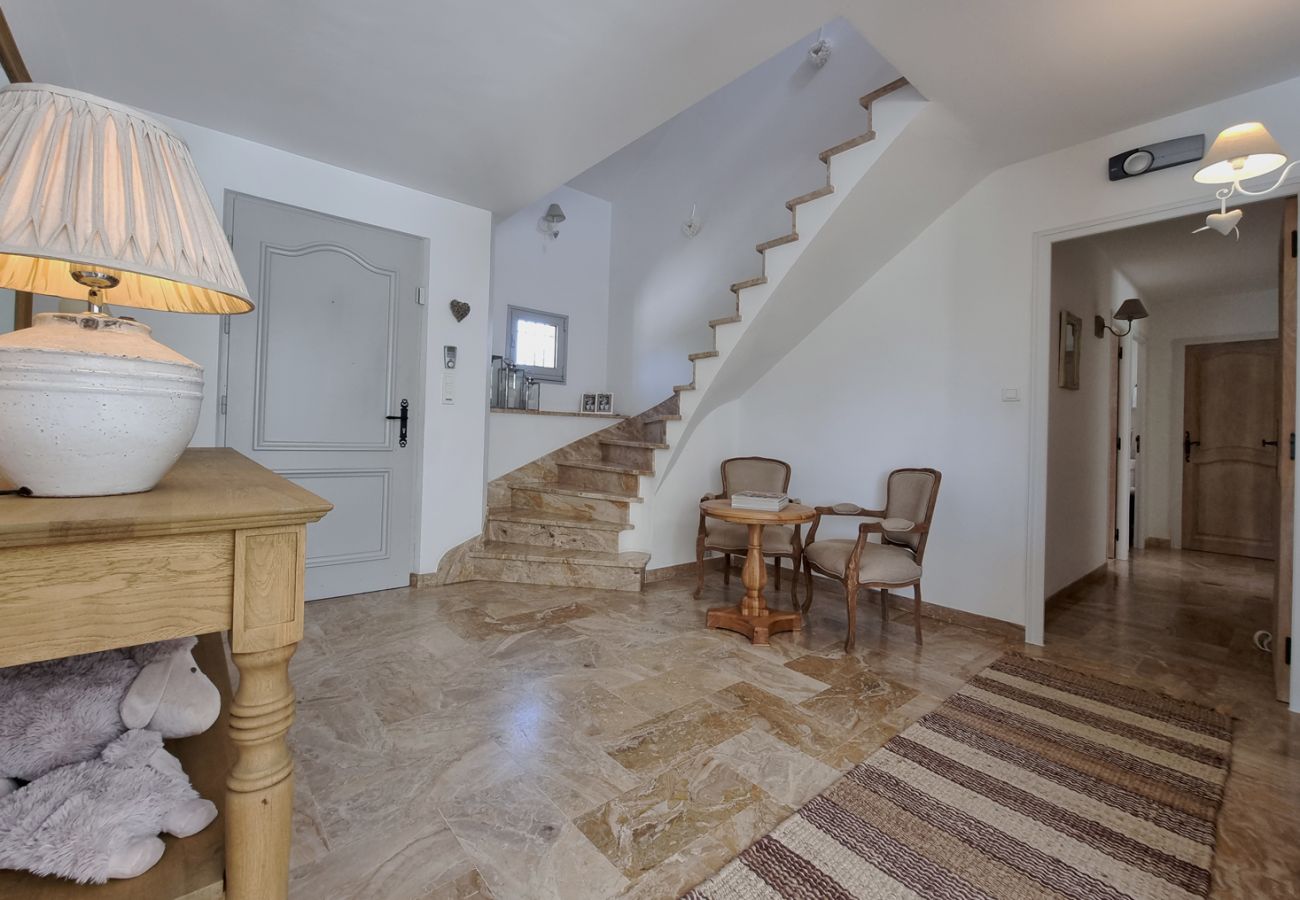 Villa in Saint-Quentin-la-Poterie - Jardin d’Uzès