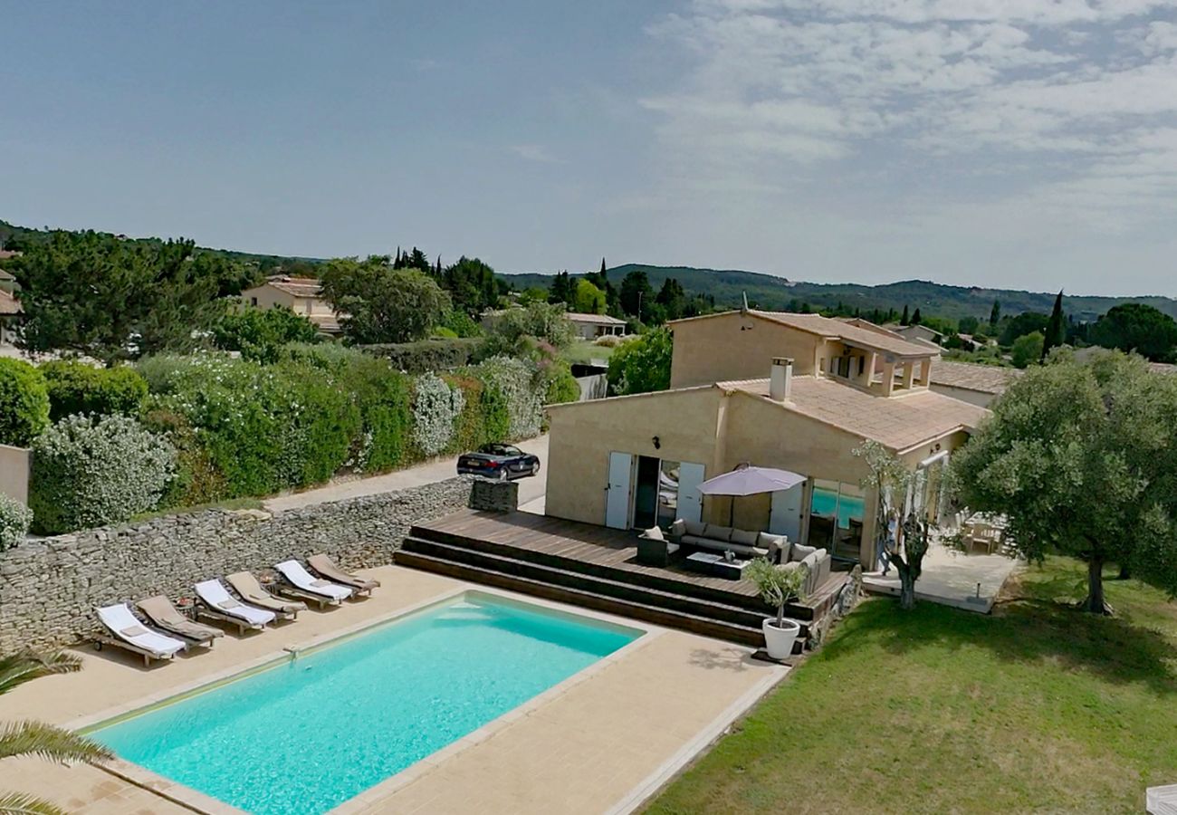 Villa in Saint-Quentin-la-Poterie - Jardin d’Uzès
