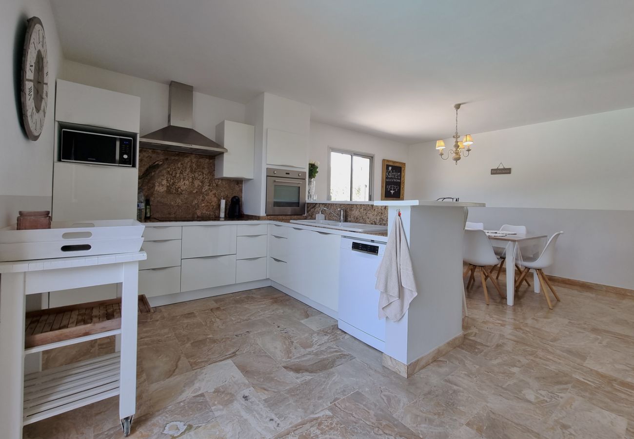 Villa in Saint-Quentin-la-Poterie - Jardin d’Uzès