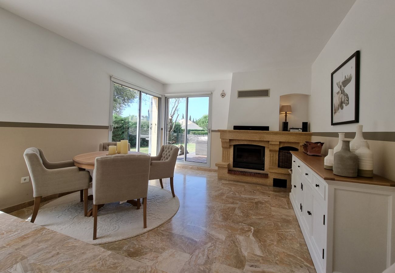 Villa in Saint-Quentin-la-Poterie - Jardin d’Uzès