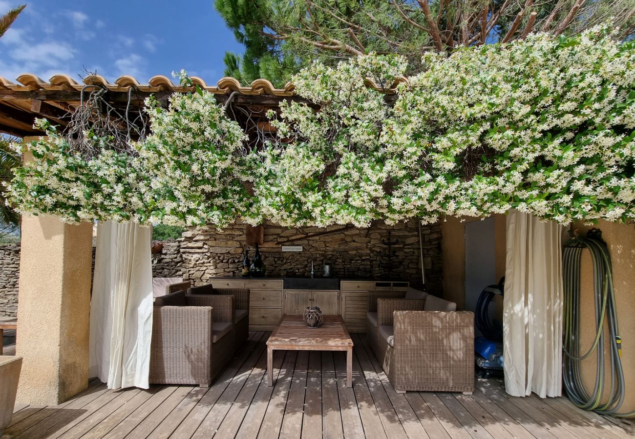 Villa in Saint-Quentin-la-Poterie - Jardin d’Uzès