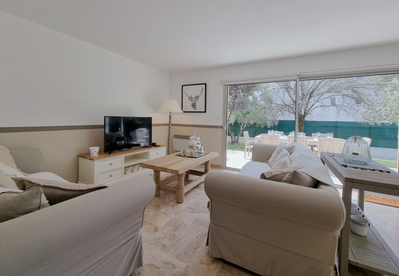 Villa in Saint-Quentin-la-Poterie - Jardin d’Uzès