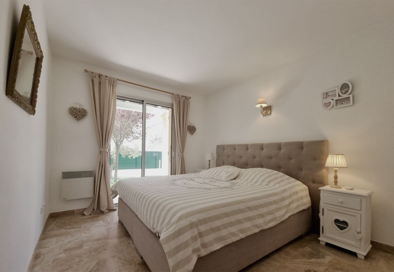 Villa in Saint-Quentin-la-Poterie - Jardin d’Uzès