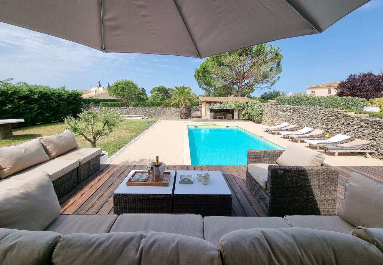 Villa in Saint-Quentin-la-Poterie - Jardin d’Uzès