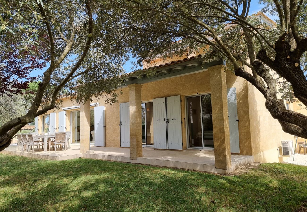 Villa in Saint-Quentin-la-Poterie - Jardin d’Uzès