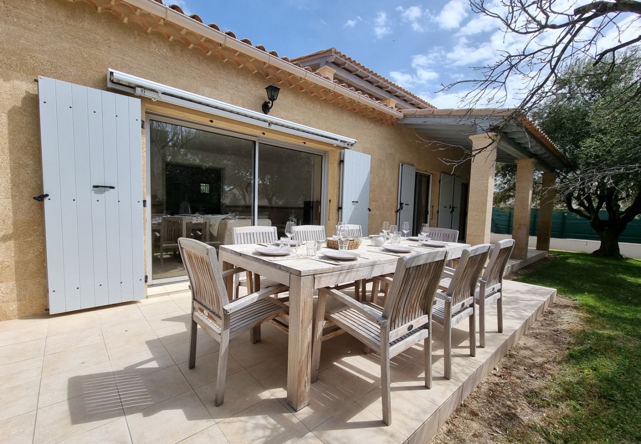 Villa in Saint-Quentin-la-Poterie - Jardin d’Uzès