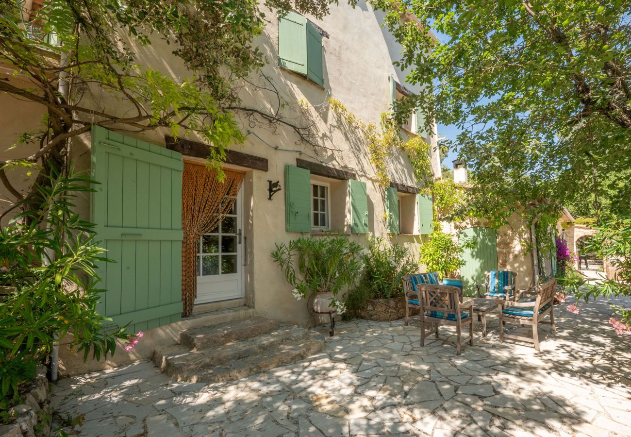 Villa in Cotignac - La Bergerie Caseneuve