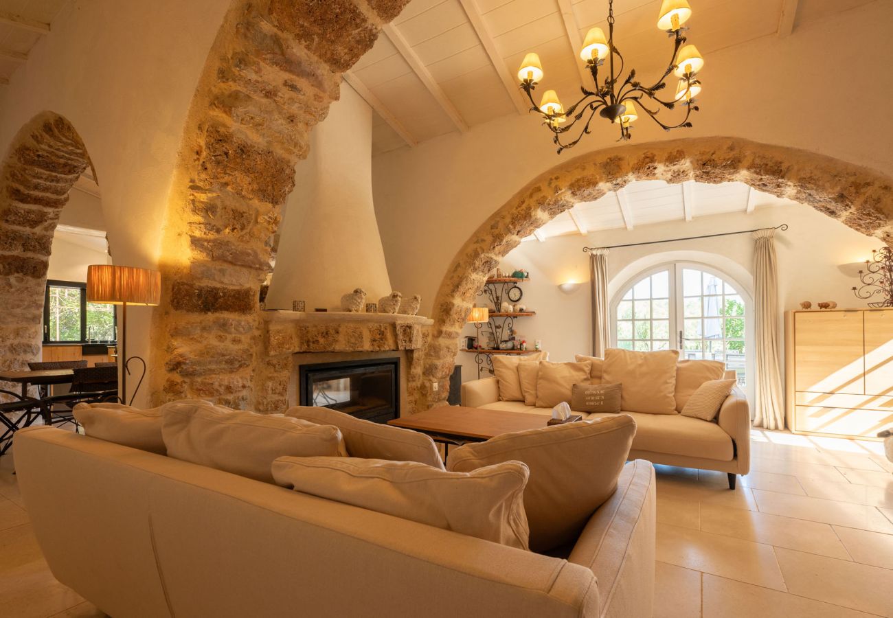 Villa in Cotignac - La Bergerie Caseneuve