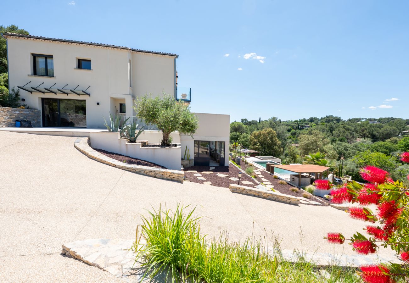 Villa in Nîmes - garrigues